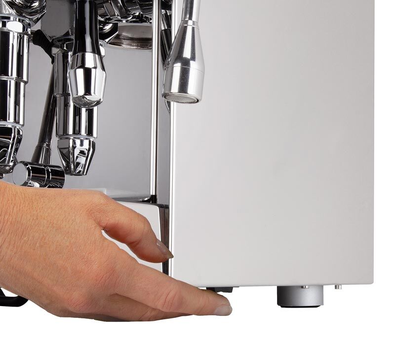 ECM-Mechanika-VI-Slim-Schalter-mit-Hand-Detail